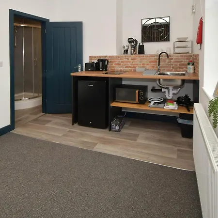 Stay At Shobnall Road Rooms And Studios Burton Exterior photo