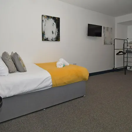 Stay At Shobnall Road Rooms And Studios Burton Exterior photo