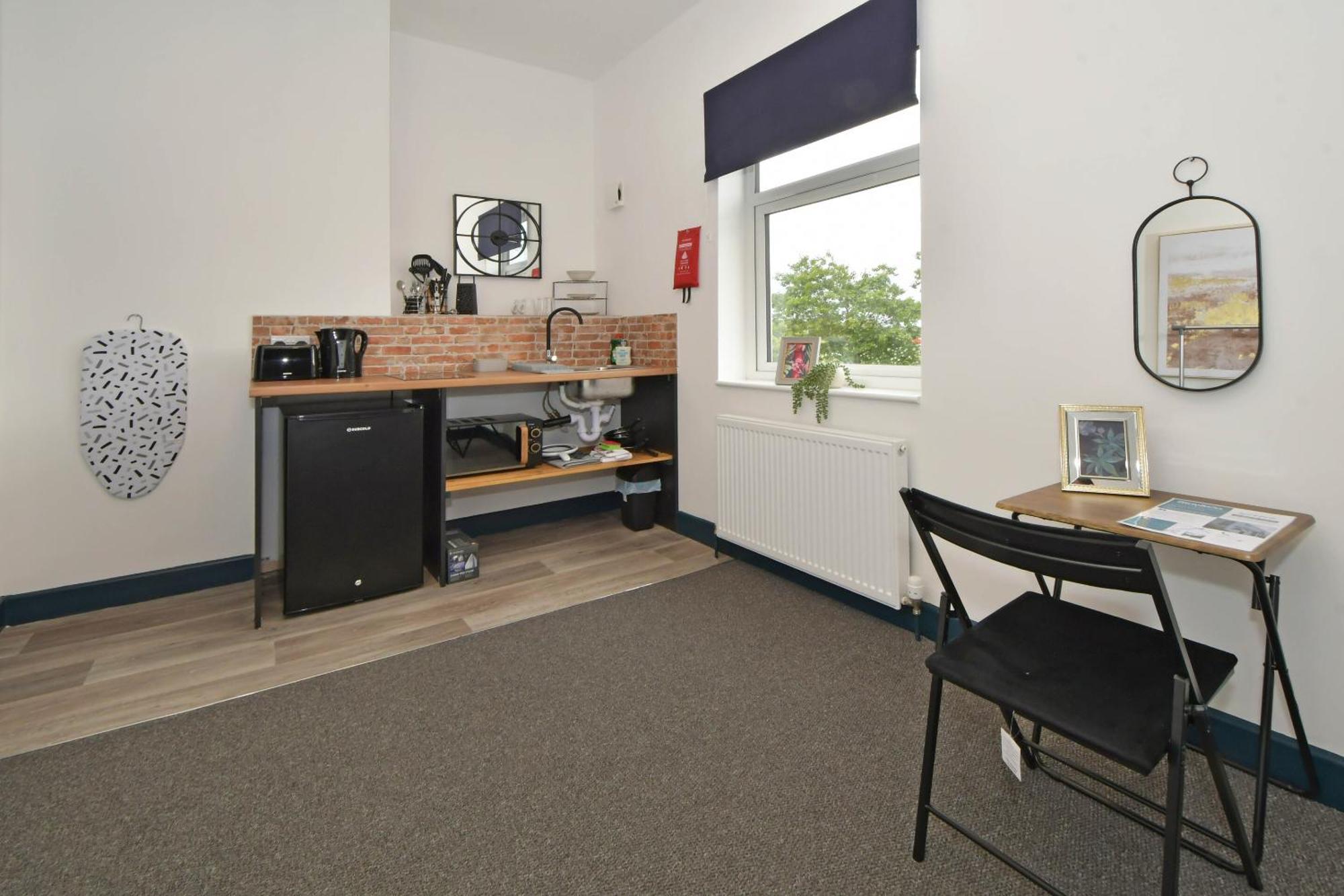 Apartment At Shobnall Road And *