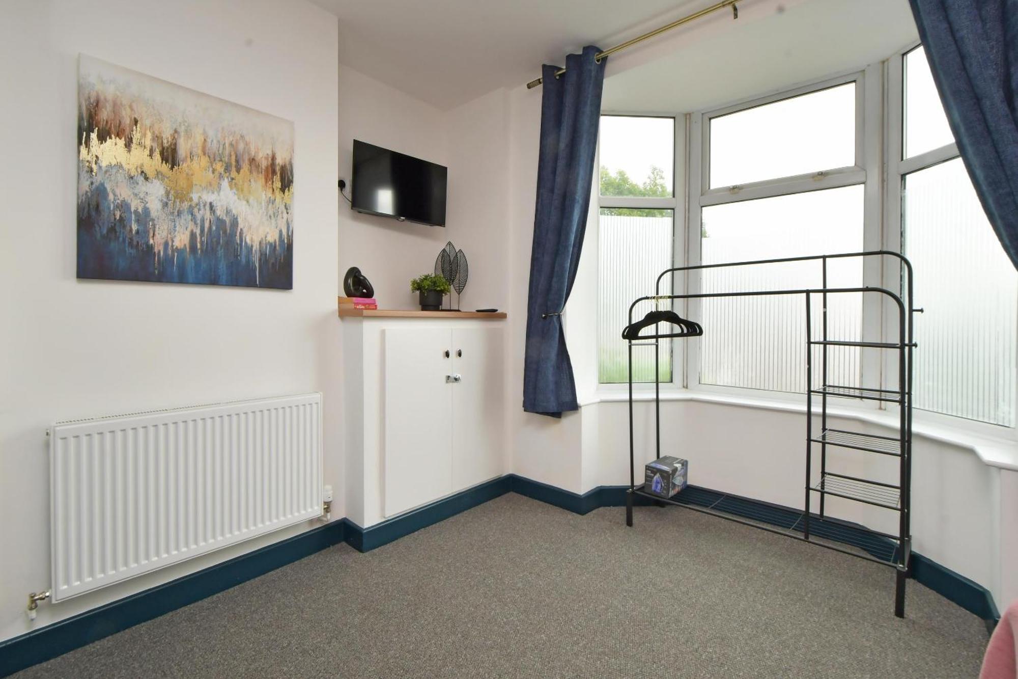 Apartment At Shobnall Road And *