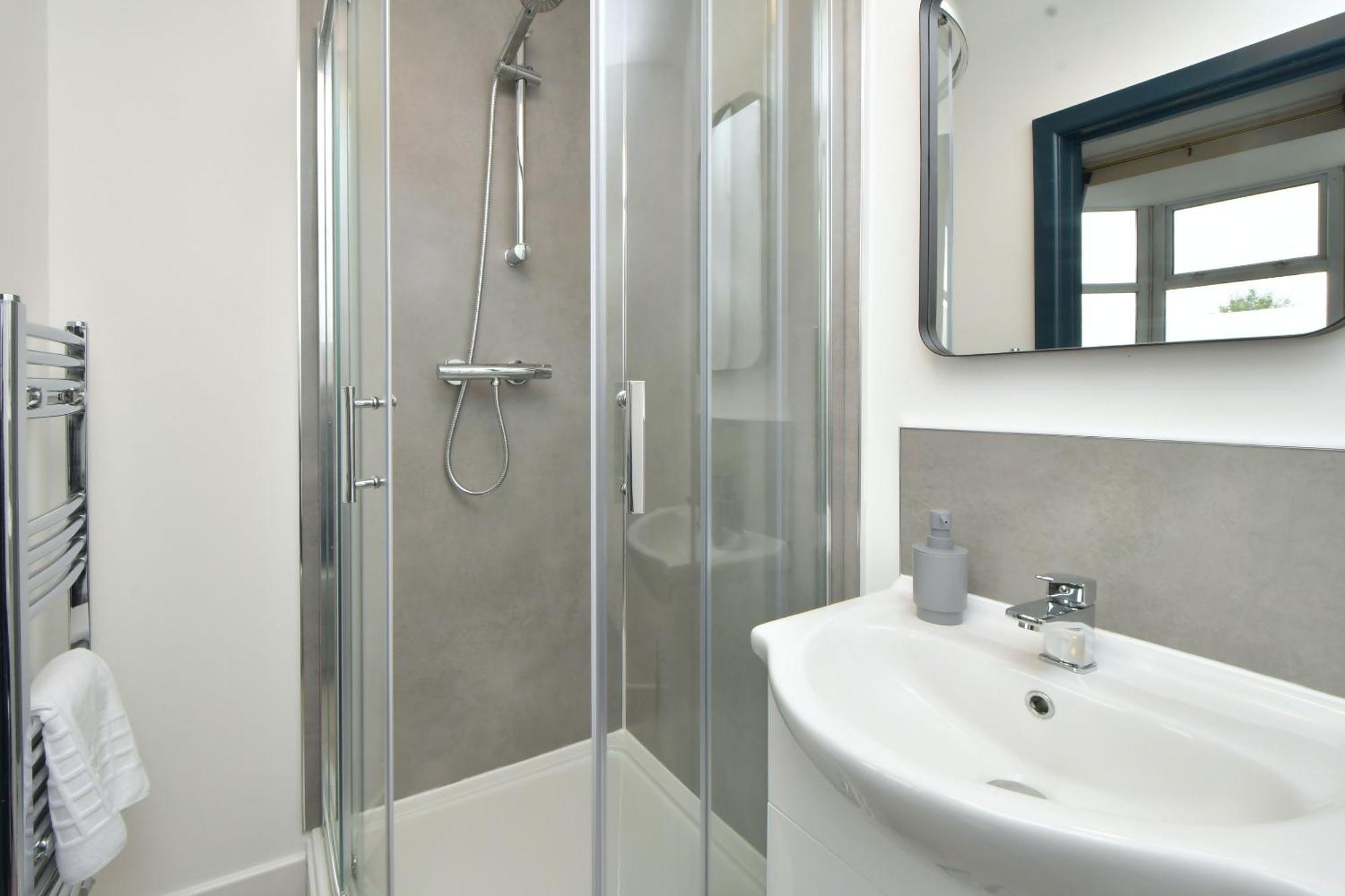 Apartment At Shobnall Road And