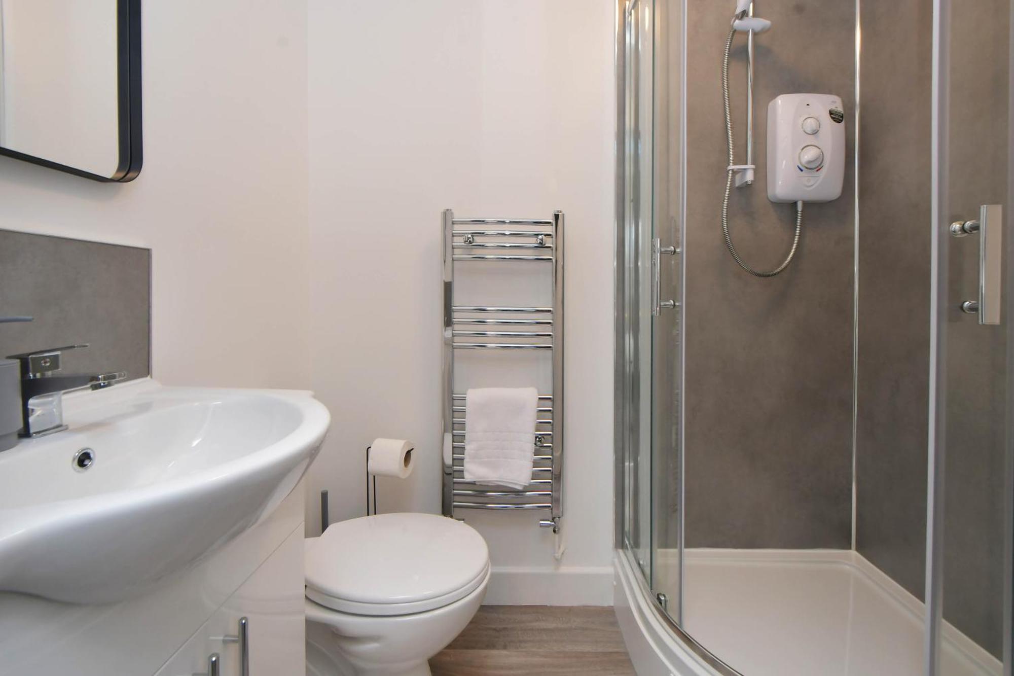 Apartment At Shobnall Road And *