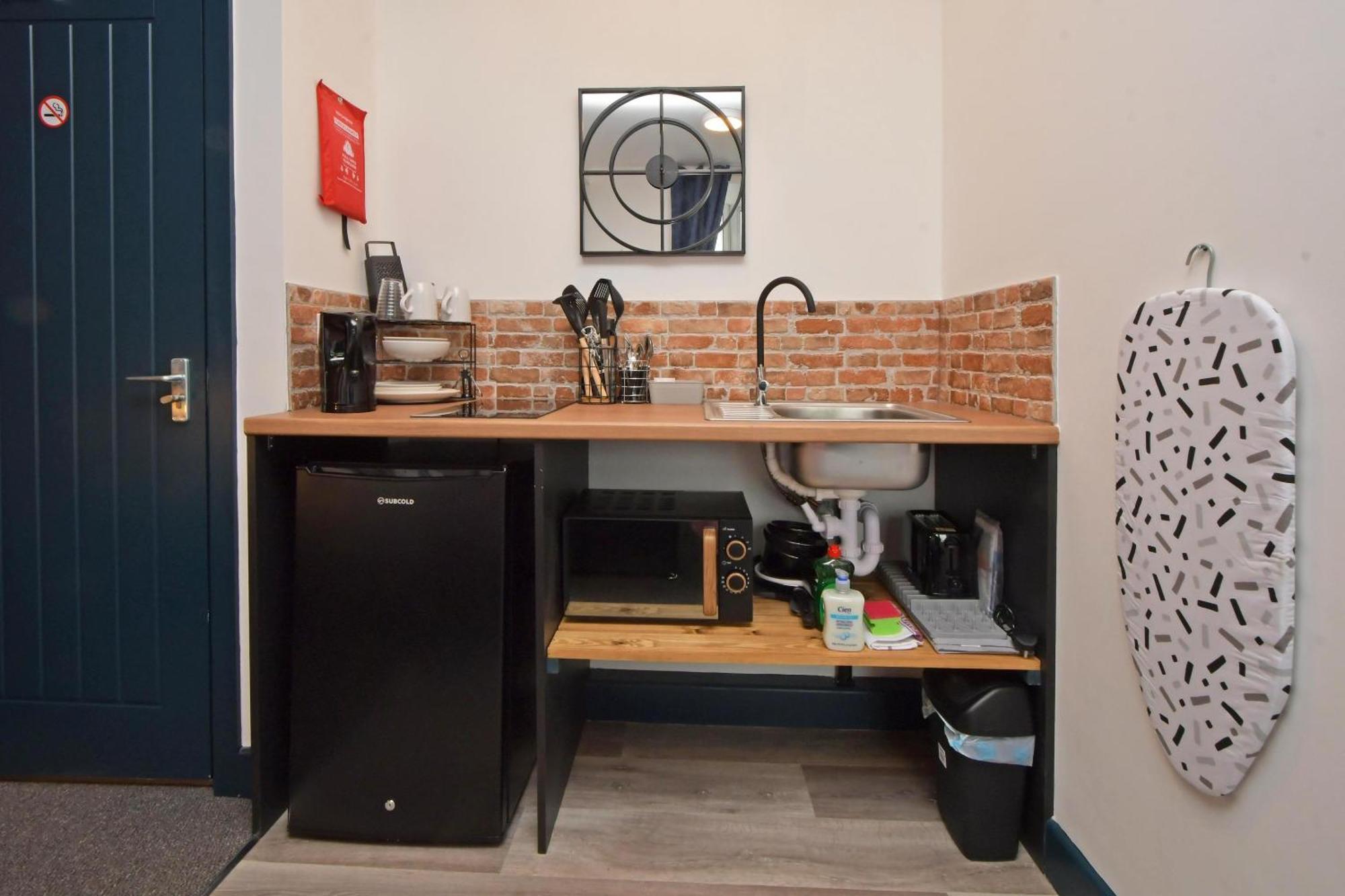 Apartment At Shobnall Road And *